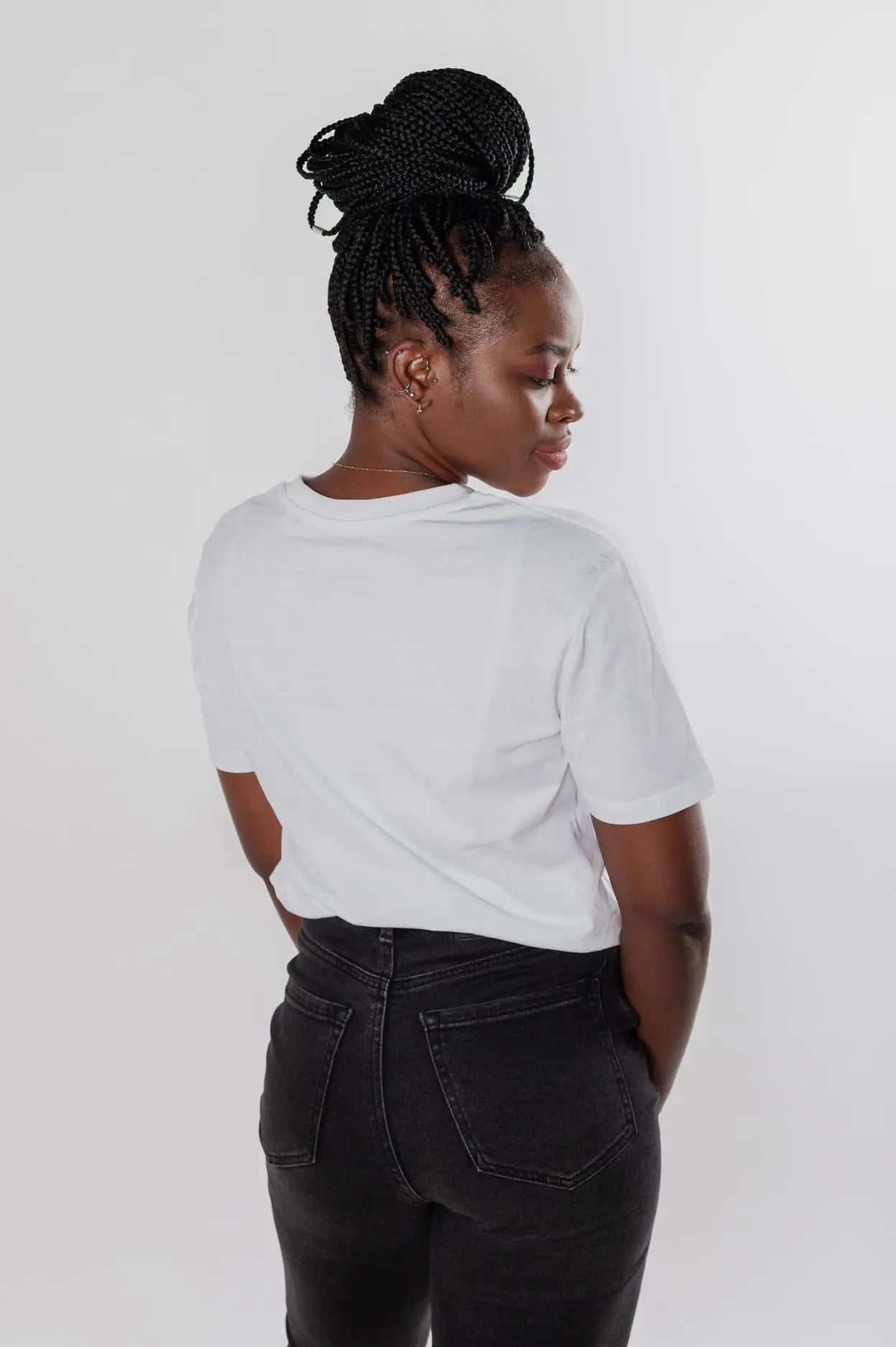 Camiseta de color blanco para mujer 100% algodón ecológico de espaldas