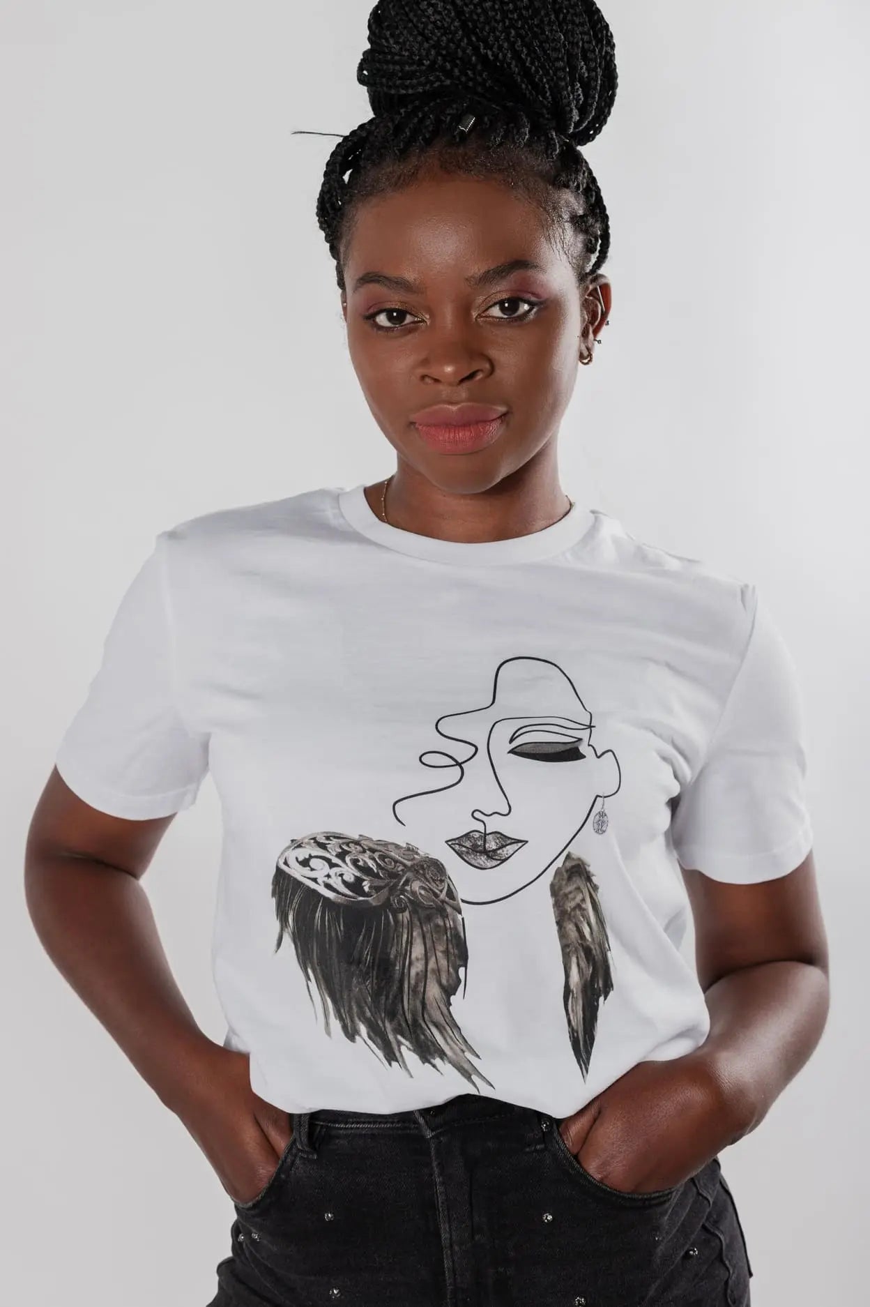 camiseta para mujer con estampado de la esencia escandinavia. Tejido de algodón ecológico